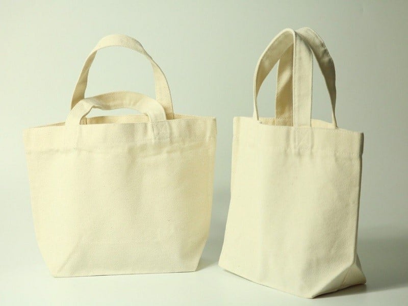 Top 10 Quà Doanh Nghiệp Bảo Vệ Môi Trường Năm 2024 2 Túi vải thân thiện môi trường